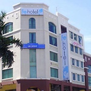 Le Hotel Kota Kinabalu